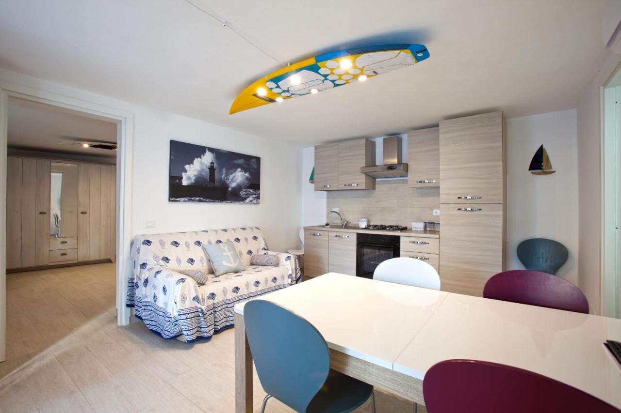 Surf And Windsurfer House Anzio Leilighet Eksteriør bilde